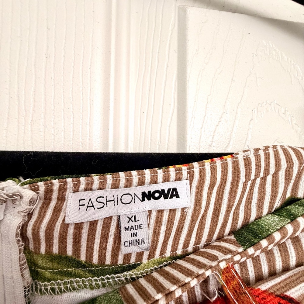 Fashion Nova Thailand Floral Woven Pants - XL - Picture 9 of 10